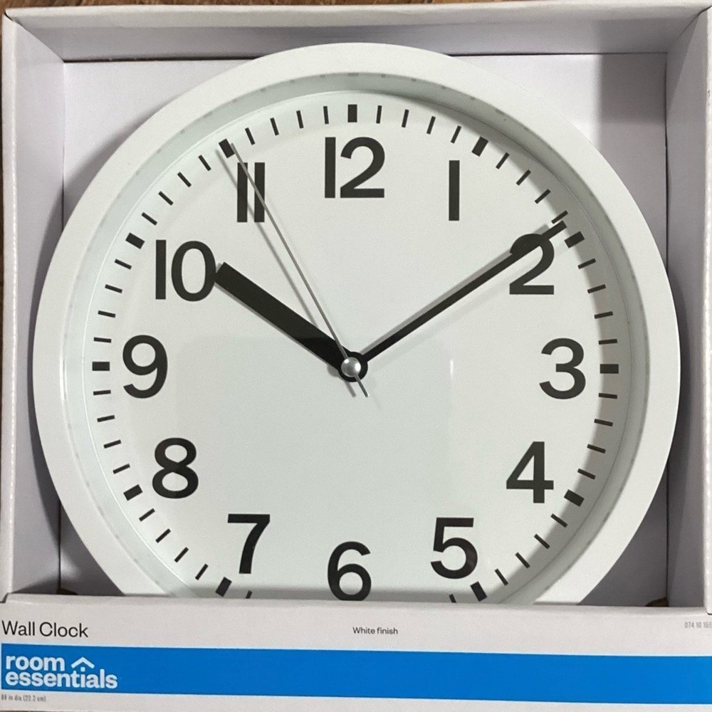 Room Essentials Classic Black and‎ White Wall Clock